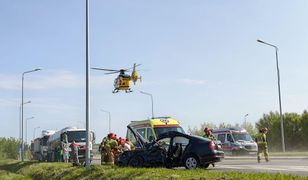 Autobus szkolny zderzył się z samochodem osobowym. Wezwano LPR