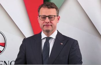 Setki milionów forintów. Węgierskie śledztwo dziennikarskie ws. ekipy Romanowskiego