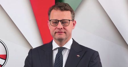 Setki milionów forintów. Węgierskie śledztwo dziennikarskie ws. ekipy Romanowskiego