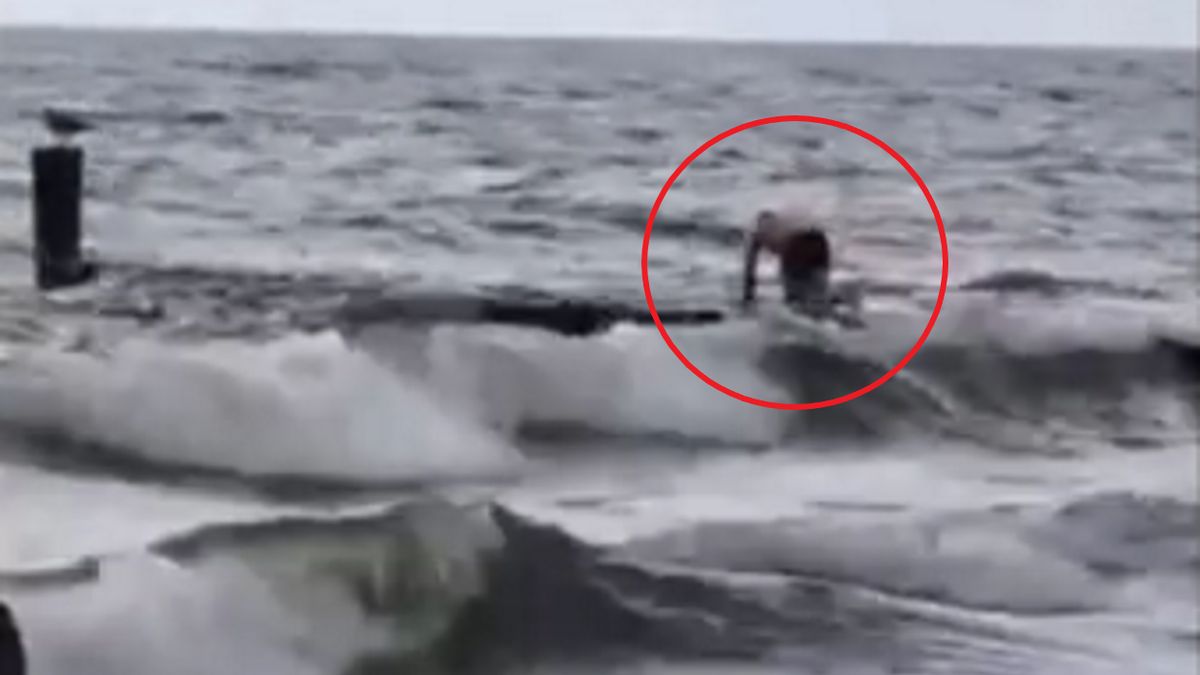 Mężczyzna spadł z falochronów w Ustroniu Morskim. 