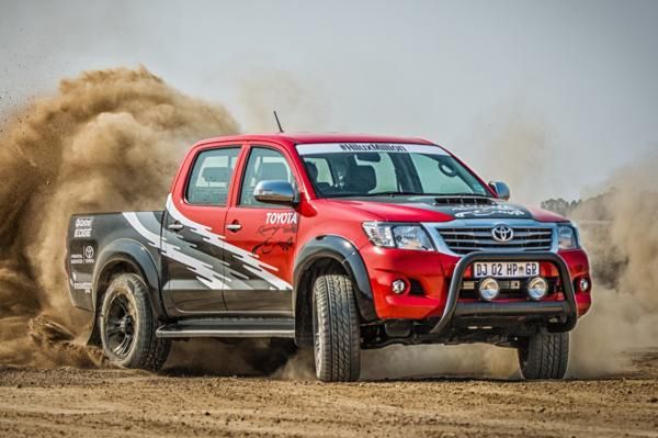 Toyota Hilux Racing Experience V8 - dla fana Cross Country