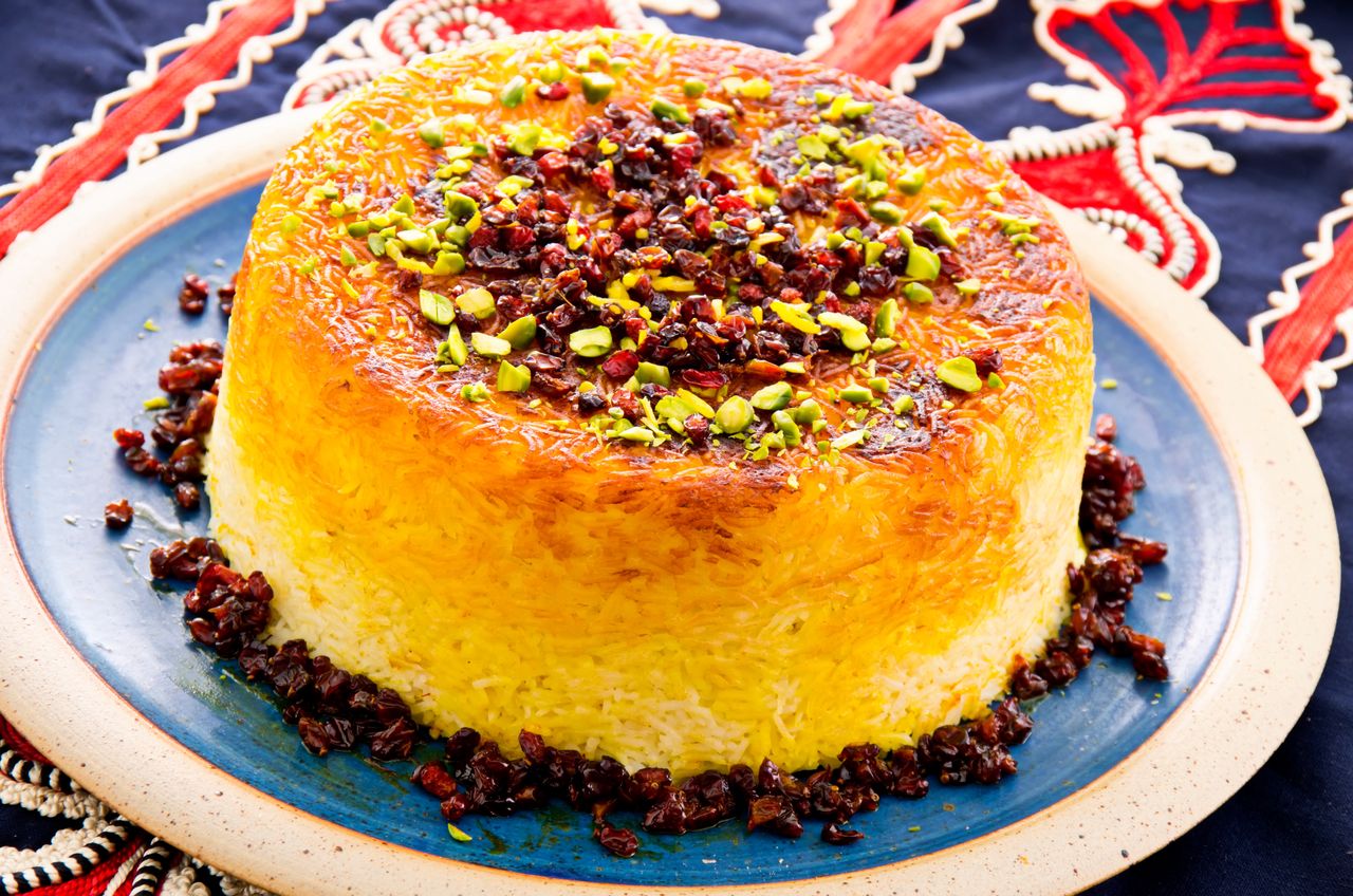 Cooking mastery from Iran: delicious journeys into the heart of kateh, nourishing art of rice