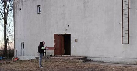 Tragiczne odkrycie w Wełnie. W domu znaleziono ciała dwóch mężczyzn