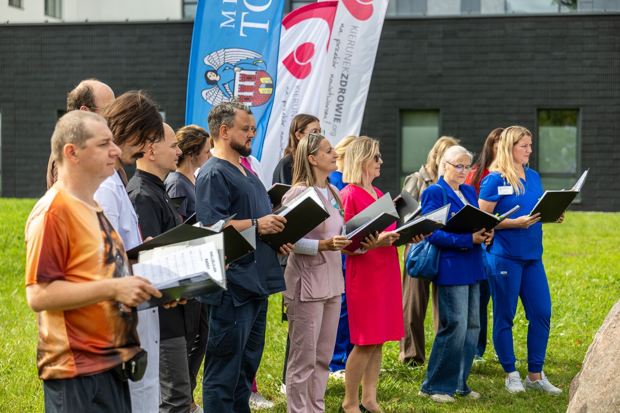 11 września odsłonięto dwa toruńskie aniołki: Wandę i Ludwika
