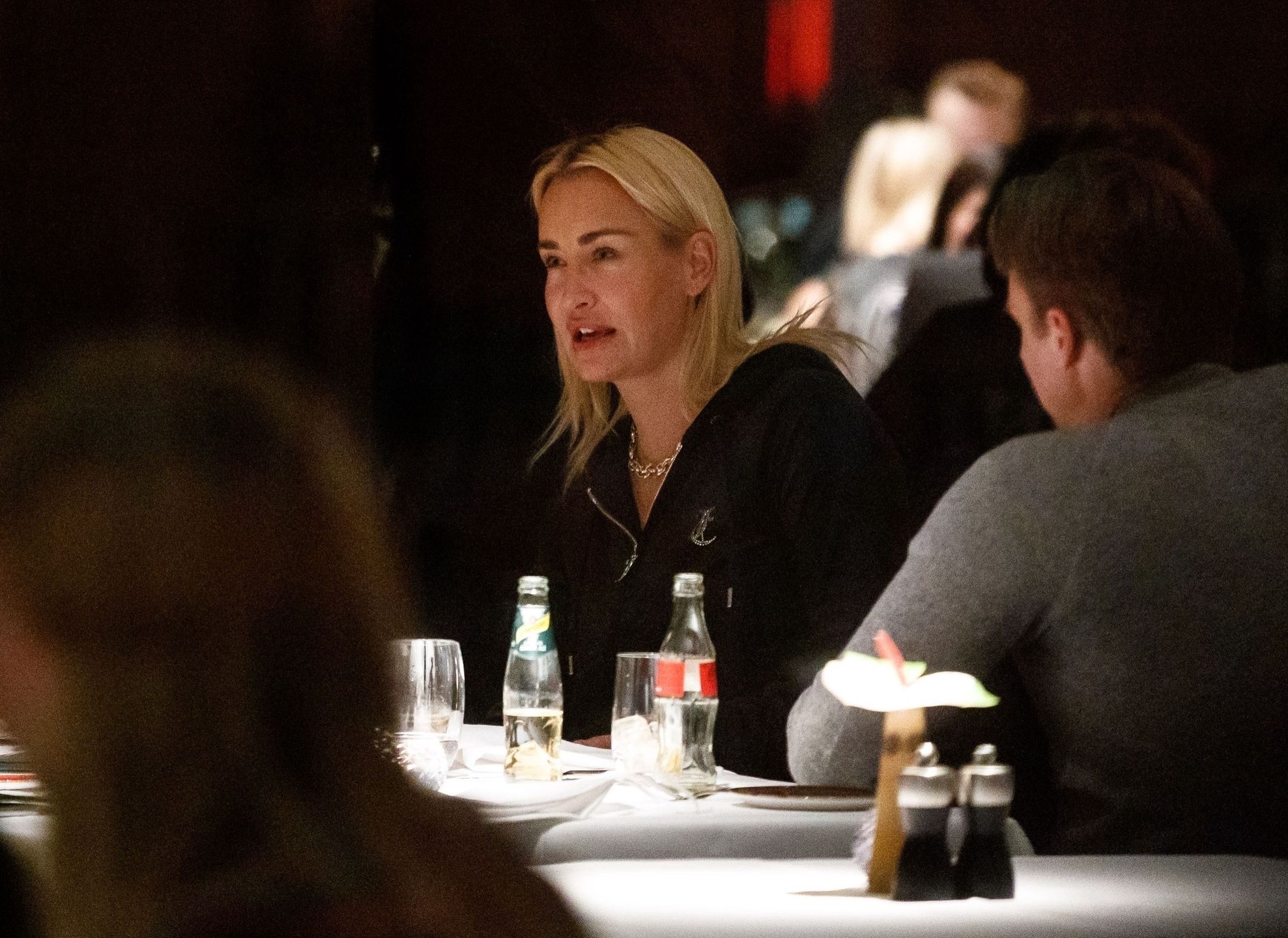 Sarah Connor w restauracji 