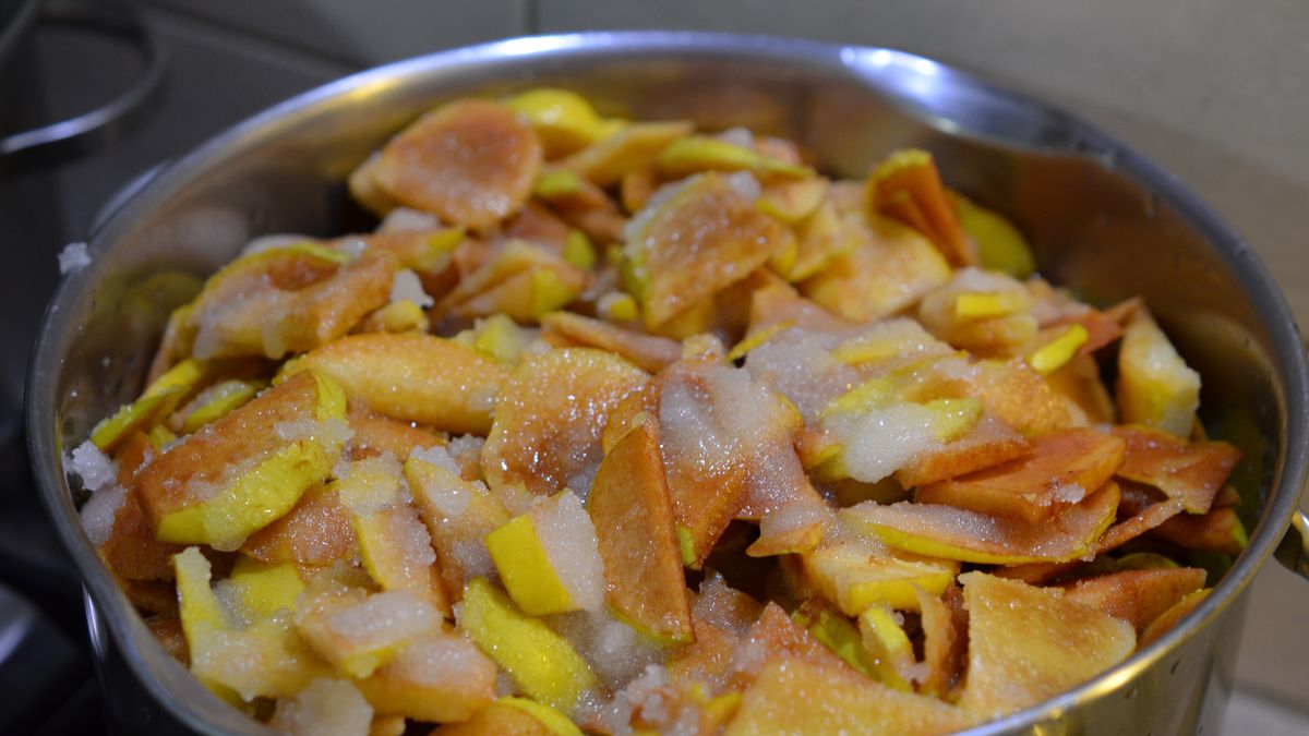 Przygotowanie pigwy do herbaty jest proste. 