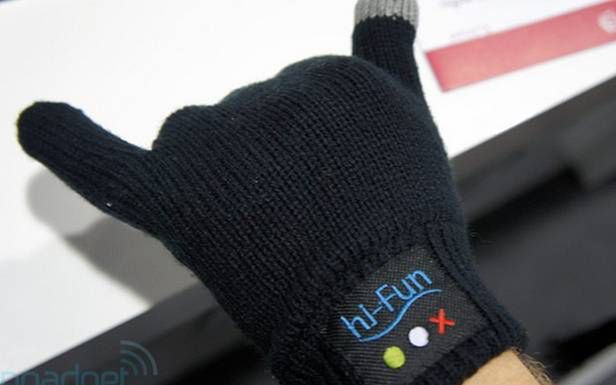 Rękawiczka Hi-Call firmy Hi-Fun (Fot. Engadget.com)