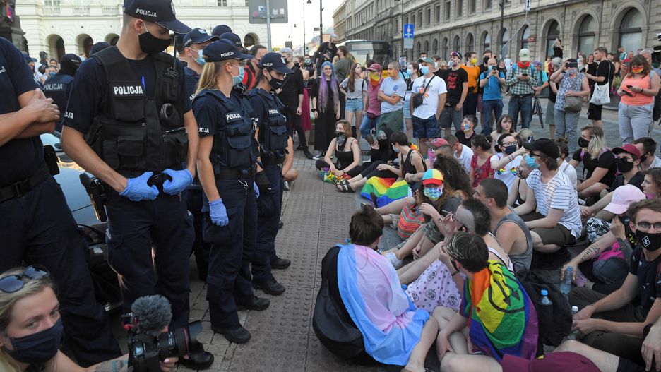 Warszawa. Zatrzymania na Krakowskim Przedmieściu po protestach ws. Margot. Posłowie wciąż interweniują (zdjęcie ilustracyjne)