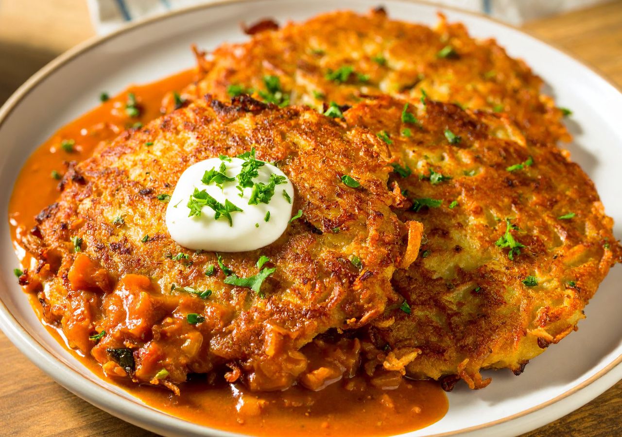 Placki z batatów z kleksem śmietany