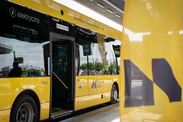 Grupa Polsat Plus startuje z produkcją autobusów elektrycznych. Jest data pierwszej dostawy