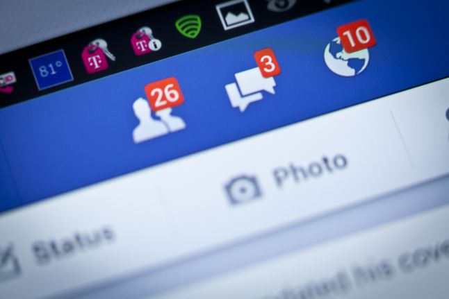 Zdjęcie facebooka pochodzi z serwisu shutterstock.com