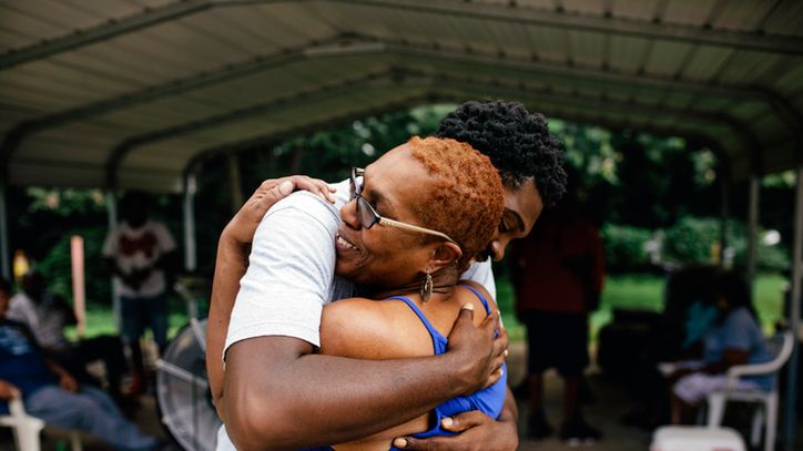 Maminsynek to mężczyzna pozostający pod wpływem matki. 