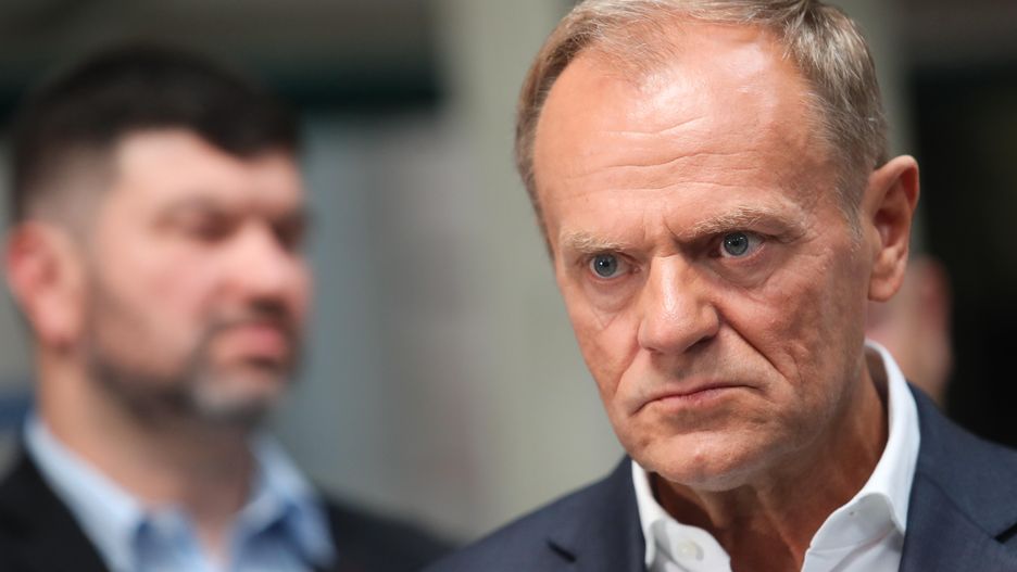 Donald Tusk
Konstantyn�w ��dzki, 03.09.2022. Przewodnicz�cy PO Donald Tusk (L) podczas wizyty w zak�adzie w��kienniczym Bili�ski w Konstantynowie ��dzkim, 3 bm. (rz/doro) PAP/Roman Zawistowski
Roman Zawistowski
obywatelska, platforma, Platforma Obywatelska, PO, polityk, polityka, portret, wizyta, wizyta krajowa, w��kiennictwo, w��kienniczy, zak�ad