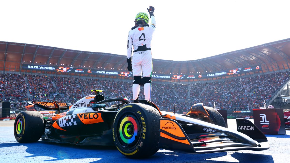 MEXICO CITY, MEXICO - OCTOBER 26: Race winner Lando Norris of Great Britain and McLaren celebrates on arrival in parc ferme during the F1 Grand Prix of Mexico at Autodromo Hermanos Rodriguez on October 26, 2025 in Mexico City, Mexico. (Photo by Bryn Lennon - Formula 1/Formula 1 via Getty Images)