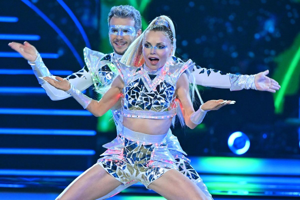 Tego nie da się "odzobaczyć". "Kosmiczna" Iza Miko ZACHWYCIŁA jurorów "Tańca z gwiazdami". A internautów?