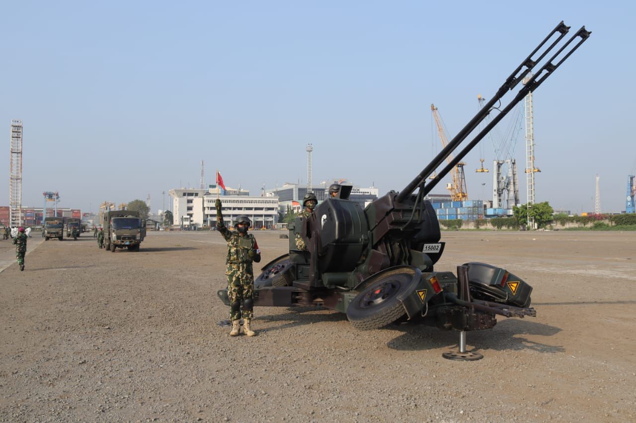 Holowana armatka Oerlikon GDF należąca do indonezyjskich Marines.