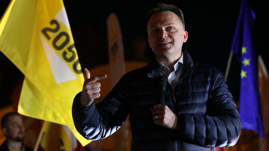 Wiec w Warszawie bez Szymona Hołowni. Lider Polska 2050 tłumaczy 