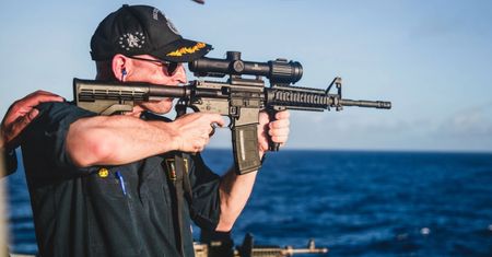 Amerykański dowódca kontra "zabójczy pomidor". Kompromitacja US Navy