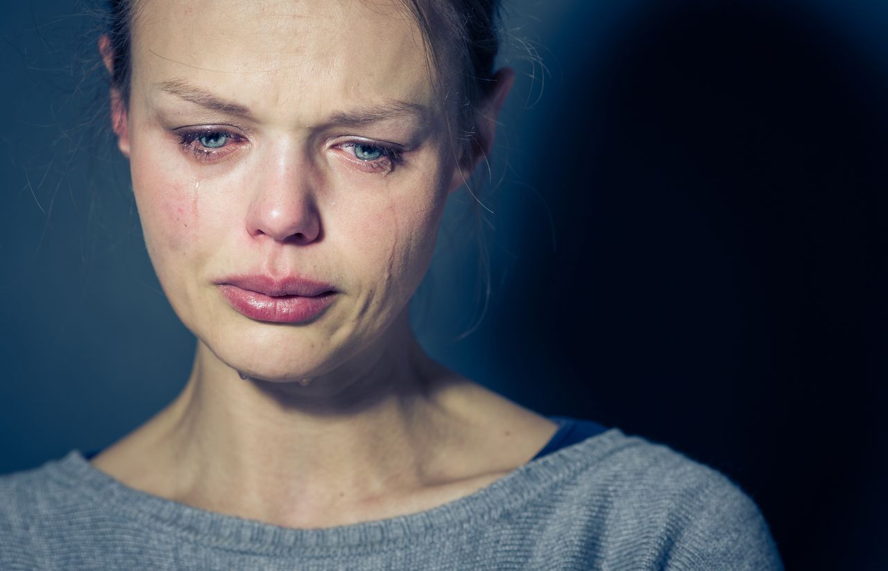 Weszła i ugięły się pod nią nogi. Na łóżku leżała zmarła babcia