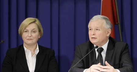 Fotyga wszystko zepsuła? Sypie się narracja PiS o bilionach od Niemców