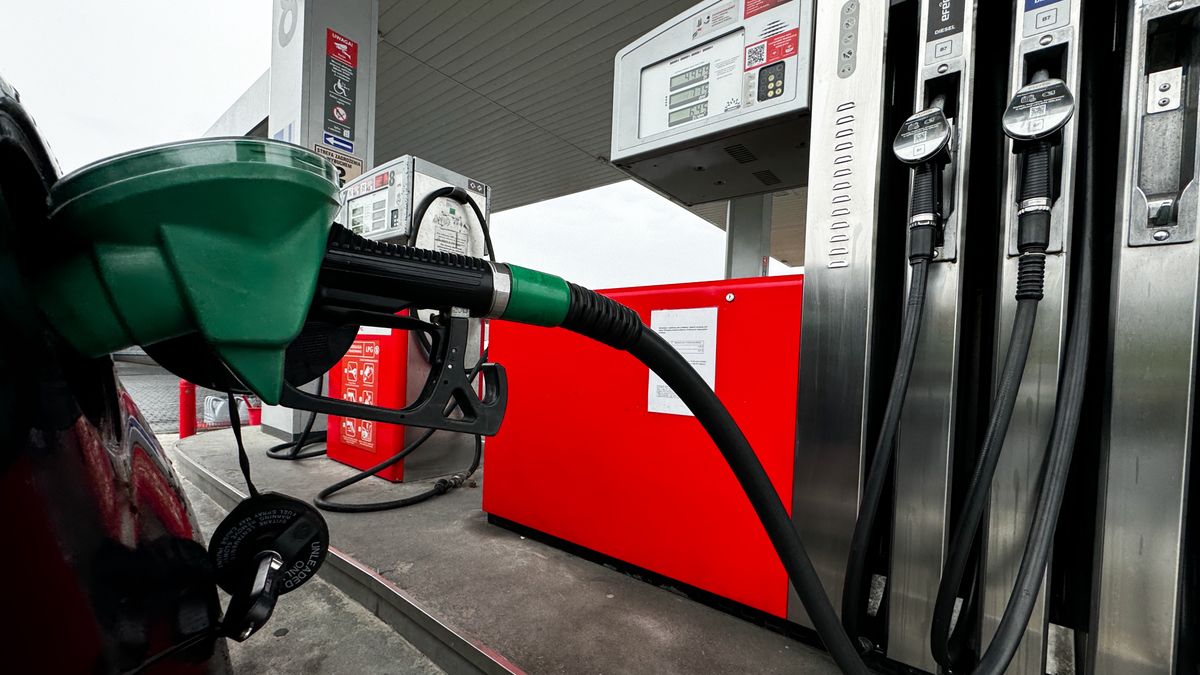 Stacje paliw zarabiają na sprzedaży alkoholu. Zdj. ilustracyjne