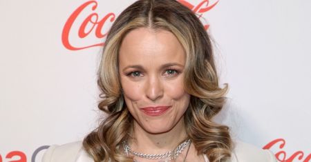 Rachel McAdams demonstruje owłosione pachy na łamach czasopisma. "Jedna z niewielu NATURALNYCH w Hollywood" (FOTO)