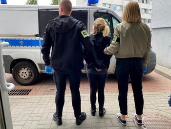 Napadli podróżnego na dworcu w Bydgoszczy. On uderzył w brzuch, ona wyrwała torbę