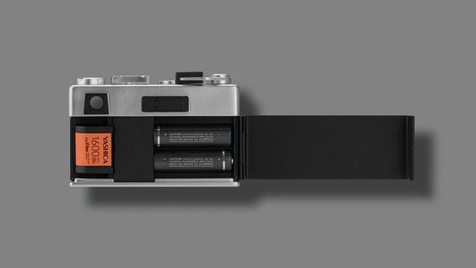 Yashica Y35 trafiła do użytkowników. Rozgoryczenie nie ma końca 3
