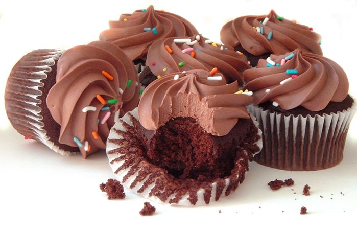 Chocolate cupcakes (fot. wikimedia commons)