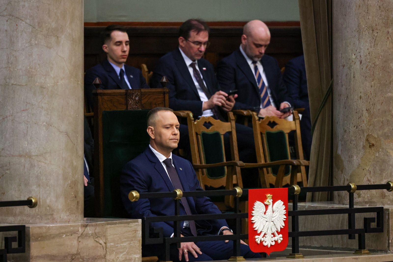 Karol NawrockiWarszawa, 26.02.2026. Prezydent RP Karol Nawrocki (2L) na sali obrad Sejmu, 26 bm. Wicepremier, minister spraw zagranicznych Radosław Sikorski przedstawia expose ws. priorytetów polskiej polityki zagranicznej. (sko) PAP/Albert ZawadaAlbert Zawada10 10. X kadencja kadencji, obrady, obrady Sejmu, polityk, polityka, posiedzenie, sala obrad, sala plenarna, sala posiedzeń, sejm, sejmu