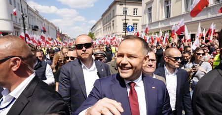 "Die Zeit" o wygranej Nawrockiego. Tak go widzą