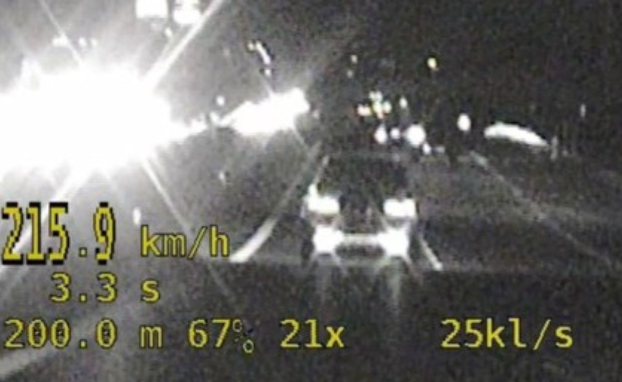 Pędził 215 km/h eksprosówką, dostał 5 tys. mandatu