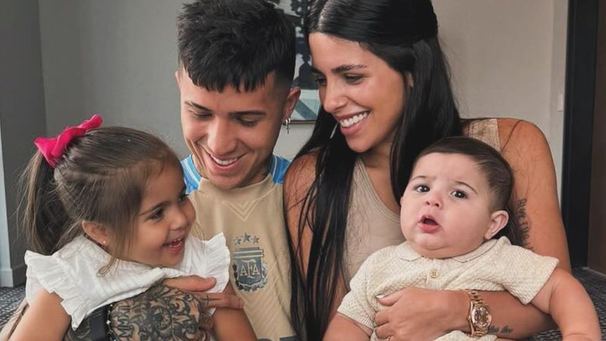 Valentina Cervantes i Enzo Fernandez z ich dziećmi