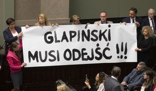 "Glapiński musi odejść". W Sejmie awantura i transparent posłów Lewicy