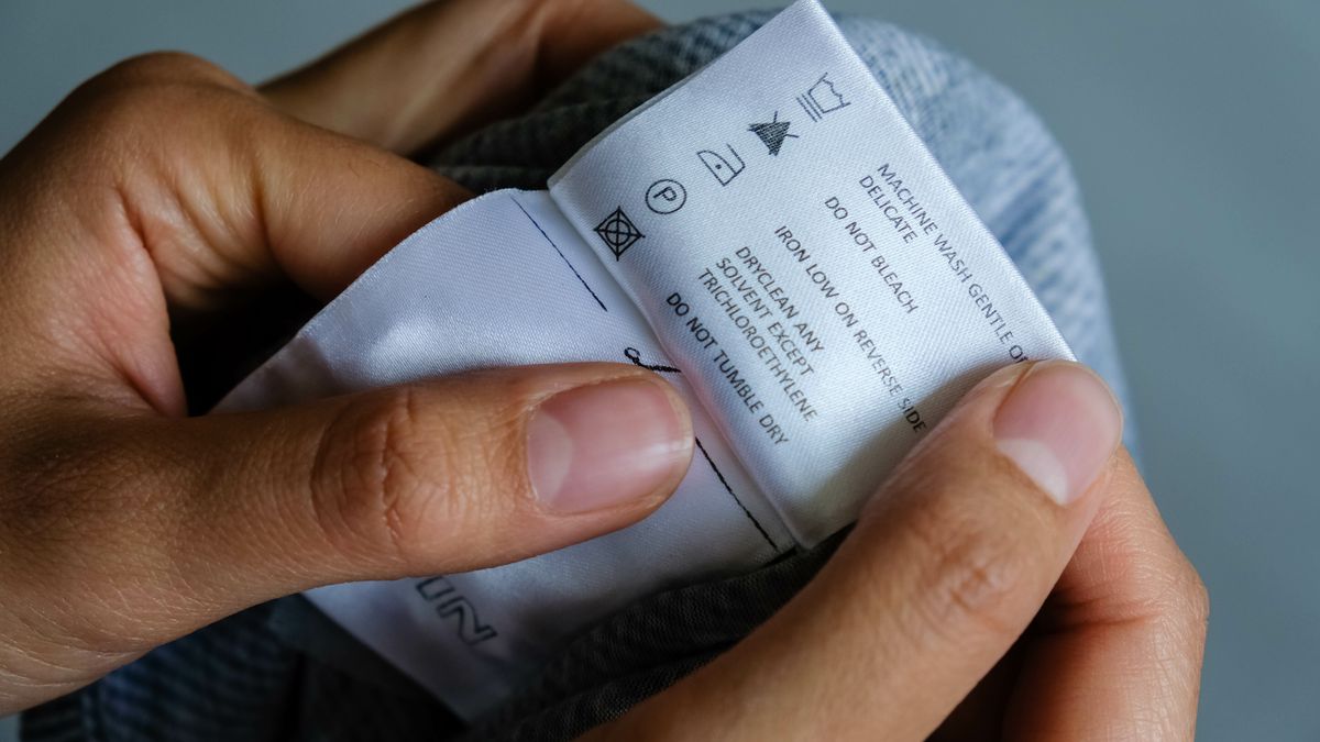 Nigdy nie odcinaj metki z tym symbolem