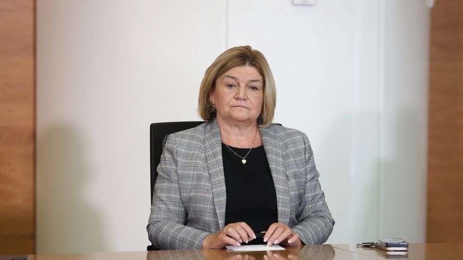 Zofia Pary�a
P�ock, 19.07.2022. Prezes Grupy Lotos Zofia Pary�a podczas podpisania porozumienia ze zwi�zkami zawodowymi Grupy Orlen i Grupy Lotos w Centrum Administracyjnym PKN Orlen w P�ocku, 19 bm. Porozumienie potwierdza i ustala uprawnienia pracownik�w po po��czeniu obu podmiot�w. (jm) PAP/Szymon �abi�ski
Szymon �abi�ski
grupa lotos, grupa olren, lotos, orlen, podpisanie, pracownik�w, umowa, zwi�zki zawodowe, zwi�zk�w zawodowych