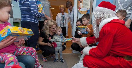 #DajemyRadośćLublin. Zabawki trafią do Uniwersyteckiego Szpitala Dziecięcego w Lublinie!