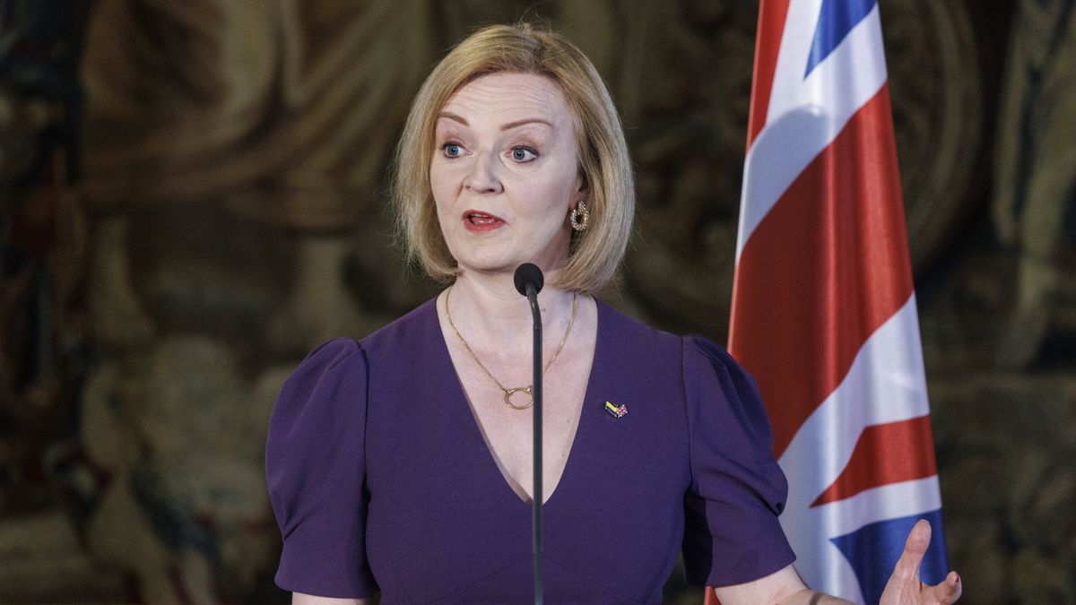 Brytyjska minister spraw zagranicznych Liz Truss mówiła w Pradze o dostawach ciężkiego sprzętu na Ukrainę