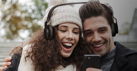 Jabra Ear Bud(dy), czyli słuchawki dla par [Prima Aprilis]
