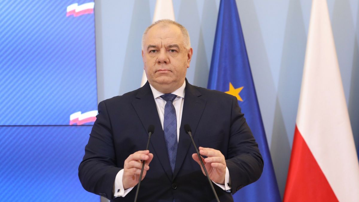 Mateusz Morawiecki i Jacek Sasin o tarczy antyinflacyjnej25.11.2021 Warszawa, konferencja prasowa Mateusza Morawieckiego i Jacka Sasina dot. tarczy antyinflacyjnej, fot Tomasz Jastrzebowski/REPORTERn/z: Jacek SasinTomasz Jastrzebowski/REPORTER