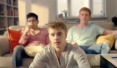 Maciej Musiał z kolegami reklamują Pakiet Swobodny w Orange (wideo)