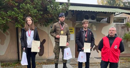 Młodzi strzelcy z Płocka na podium. Kadeci I LO PUL z medalami