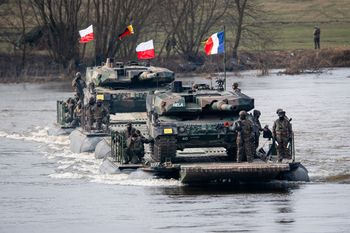 10 lat i Europa może uniezależnić się militarnie od USA? Nowy raport