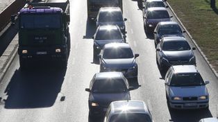 Łódź: Deszcz utrudnia i spowalnia ruch w porannym szczycie