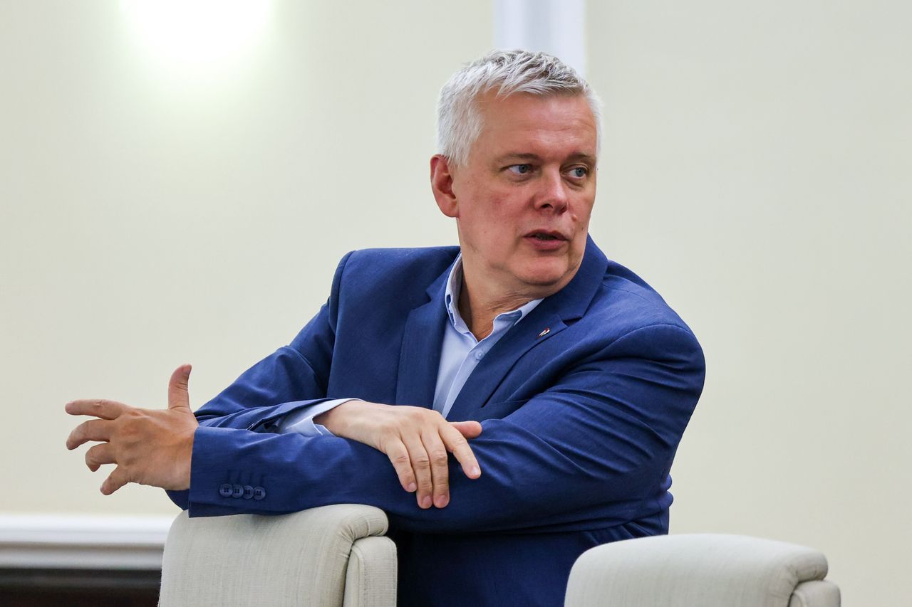 Siemoniak dementuje. "Nieprawda, że służby nie przekazują informacji"
