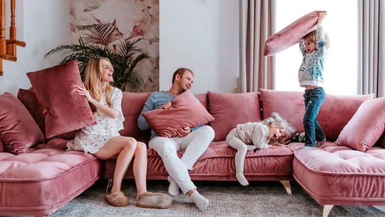 Salon utrzymany jest w odcieniach beżu i różu