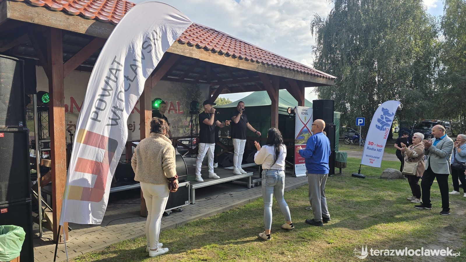 Piknik charytatywny nad jeziorem Lubiechowskim