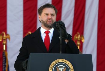 Wypadek kolumny J.D. Vance'a. Policjant w stanie krytycznym