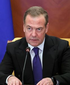 Miedwiediew w szale. "Durnie". Grozi bombardowaniami