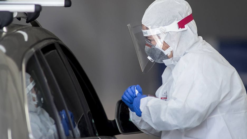 Koronawirus w Warszawie. Powstał drugi mobilny punkt pobrań wykonujący testy na koronawirusa / foto ilustracyjne wyk. 2020-04-21